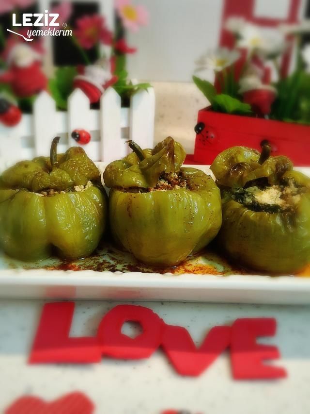Lorlu Peynirli Biber Dolması
