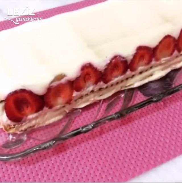 Çilekli Pasta Yapımı