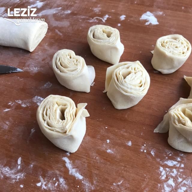Kat Kat Rulo Börek