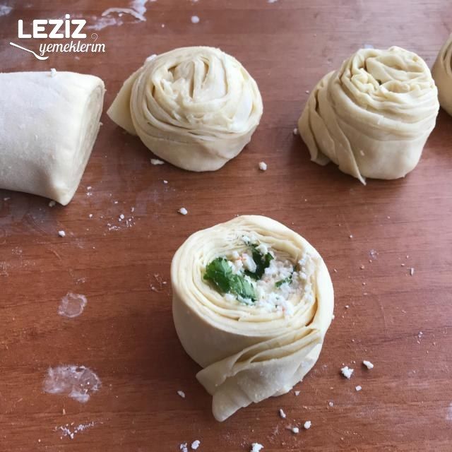 Kat Kat Rulo Börek