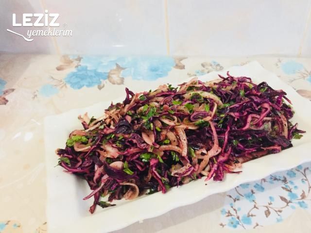 Kebapçı Salatası Lezzetinde Mor Lahana Salatası