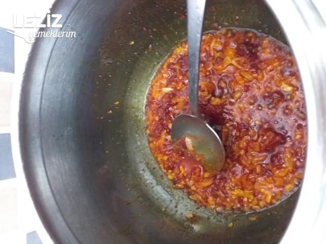 Etli Kuru Fasulye Yemeği Tarifi