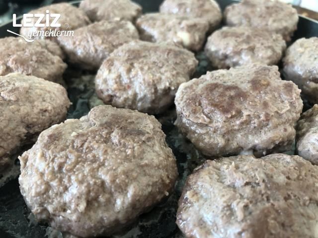 Kaşarlı Cızbız Köfte