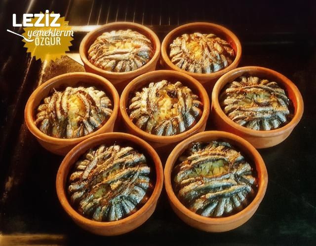 Güveçte Hamsili Pilav