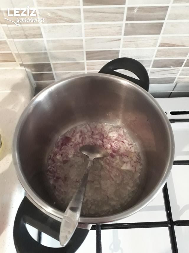 Etli Nohut Yemeği Nasıl Yapılır