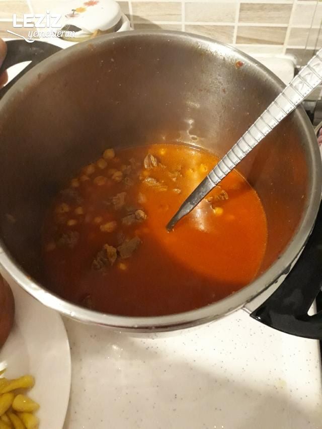 Etli Nohut Yemeği Nasıl Yapılır