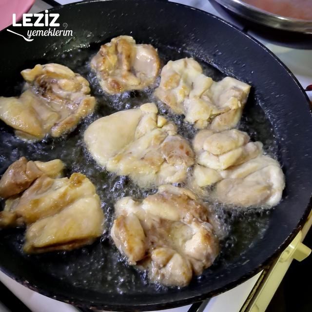 Kaşarlı Soslu Tavuk Tarifi