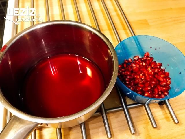 Kek Kalıbında Narlı Kurabiye Tart (Muhteşem)