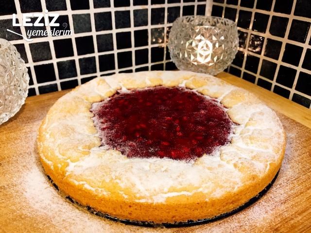 Kek Kalıbında Narlı Kurabiye Tart (Muhteşem)