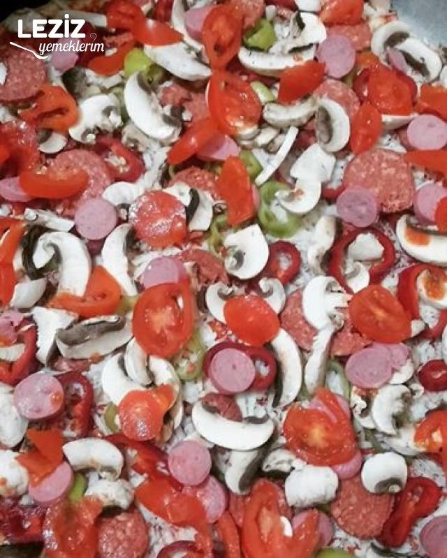 Ev Yapımı Pizza Tarifi