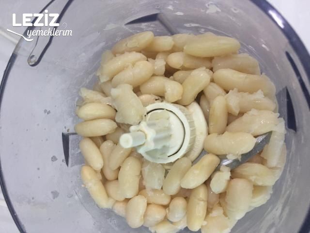 Kuru Fasulye Pastası Nasıl Yapılır