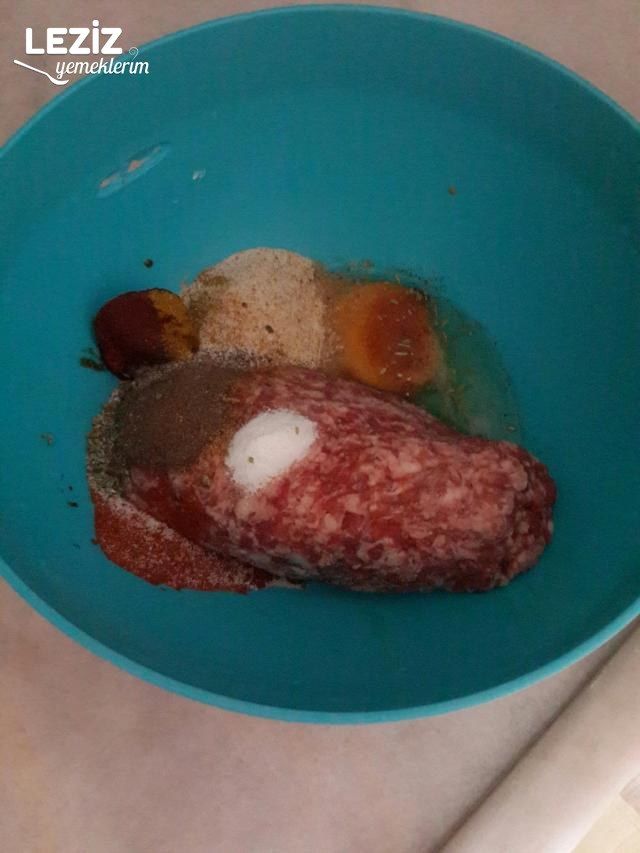 Karbonatlı Yumuşacık Anne Köftesi