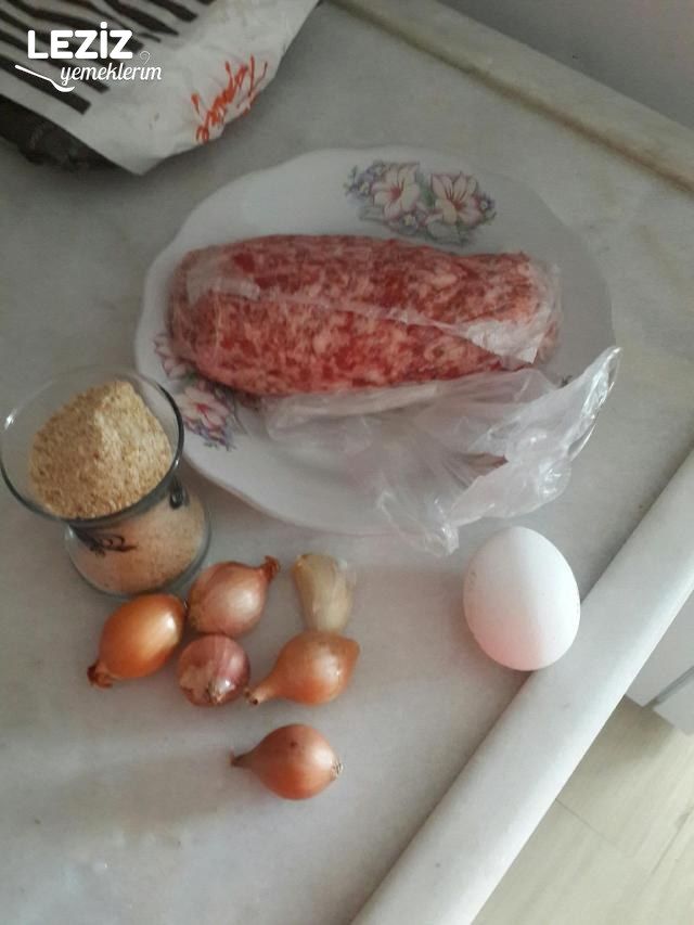 Karbonatlı Yumuşacık Anne Köftesi
