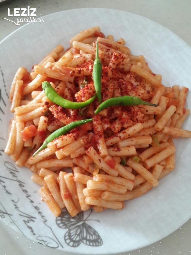 Domates Soslu Salçasız Makarna