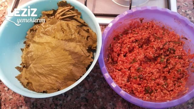 Zeytinyağlı Yaprak Sarma (Tüm Aşamaları İle)