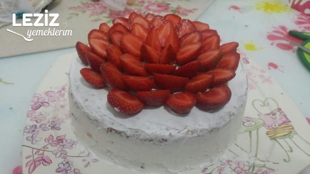 Meyveli Yaş Pastam