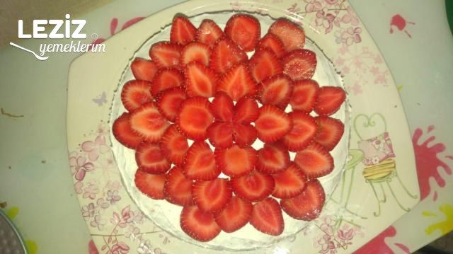 Meyveli Yaş Pastam