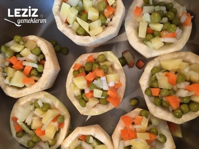 Bezelyeli Zeytinyağlı Çanak Kereviz Yemeği Tarifi