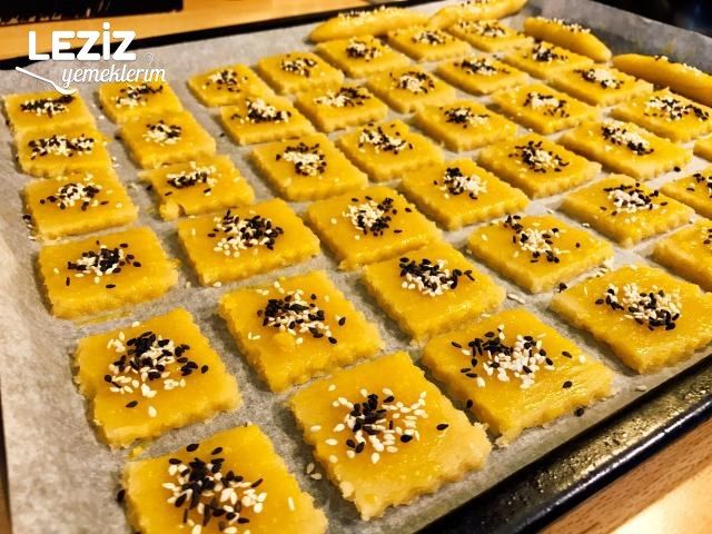 Ağızda Dağılan Kıyır Kıyır Tuzlu Kurabiye
