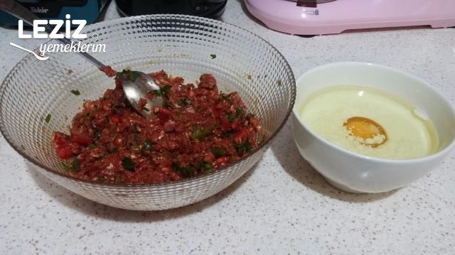 Nefis Lahmacun Böreği Tarifi
