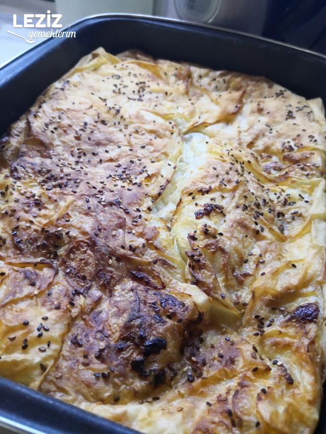 Yufkalı Peynirli Tepsi Böreği