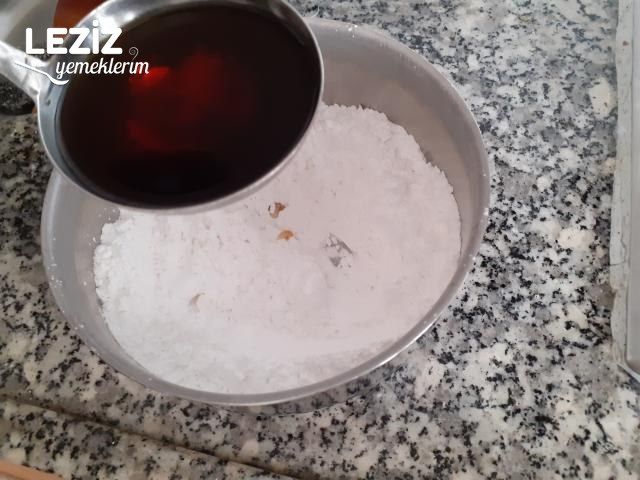 İrmikli Pekmezli Dilme Tatlısı Tarifi