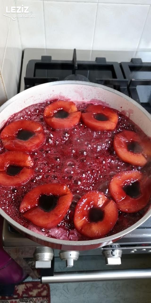 Gıda Boyası Kullanmadan Kıpkırmızı Ayva Tatlısı
