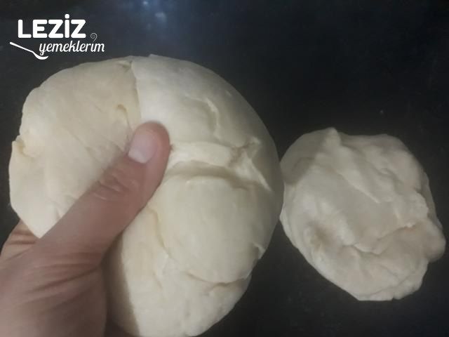 Karışık Pizza Tarifi, Karışık Pizza Nasıl Yapılır