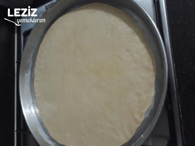 Karışık Pizza Tarifi, Karışık Pizza Nasıl Yapılır