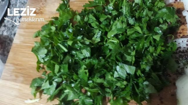 Adana Usulü Sumaklı Soğan Salatası Tarifi