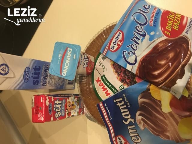 Kakaolu Muzlu Çilekli Pasta