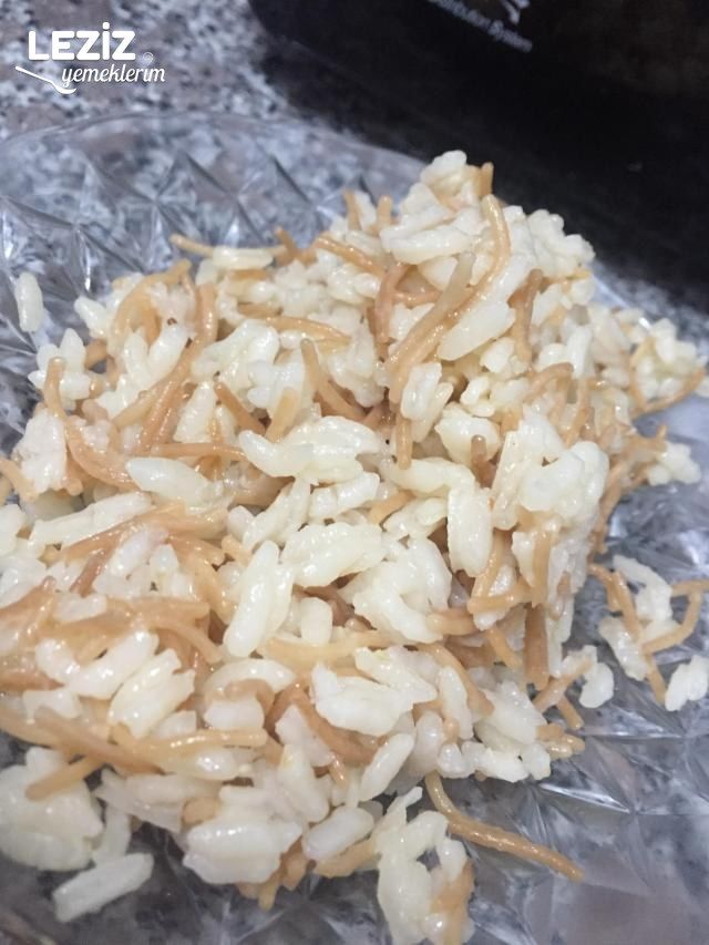 Tane Tane Şehriyeli Pirinç Pilavı