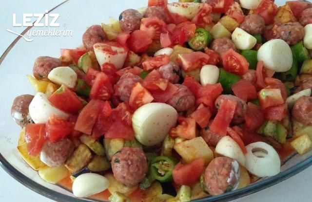 Fırında Sebzeli Köfte Yapımı