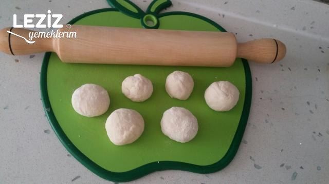 Tavada Mini Ekmekler (Peynirli Sıkmaç)