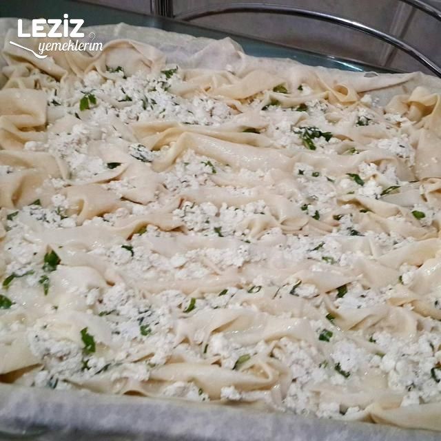 Su Böreği Tadında Büzgülü Börek