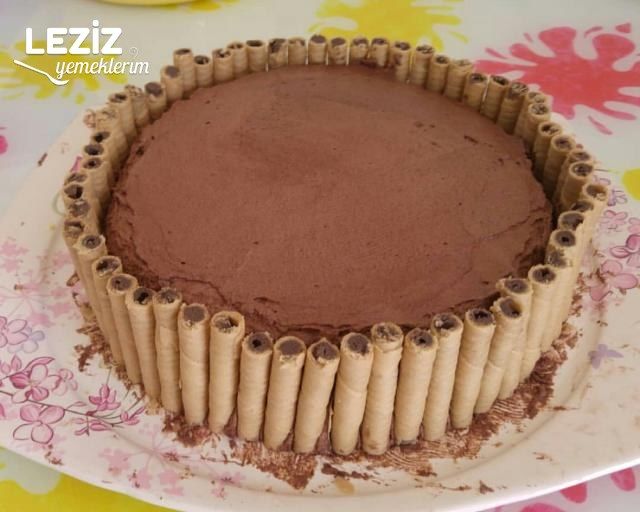 Rulo Gofretli Doğum Günü Pastası