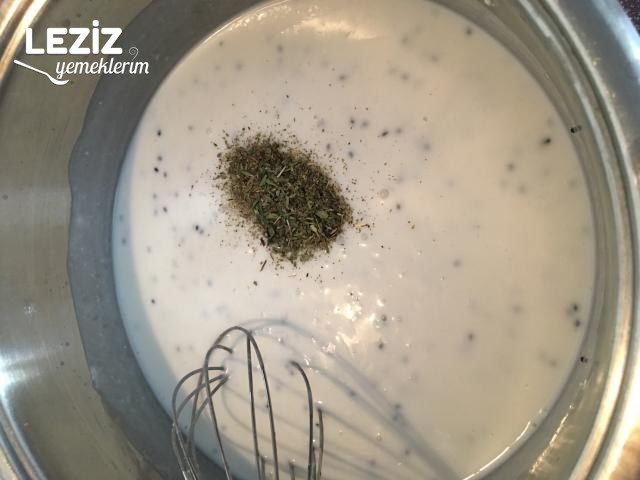 Çörekotlu Kekikli Yayla Çorbası