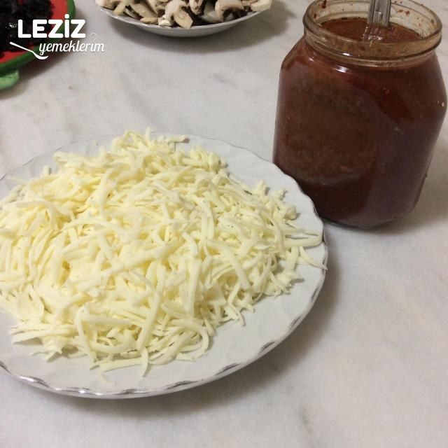 Bazlamadan Pratik Vejetaryen Pizza