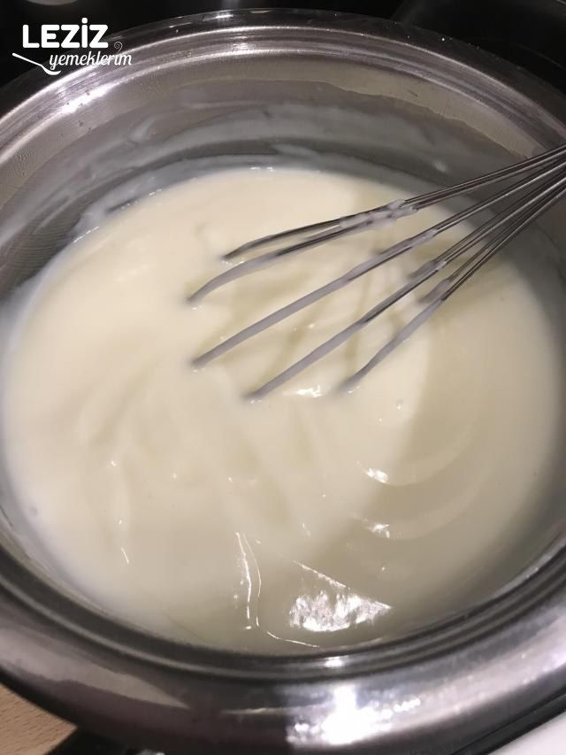 Çilekli Yaş Pasta Kreması
