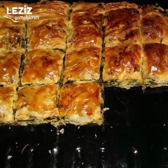 Ispanaklı El Açması Börek
