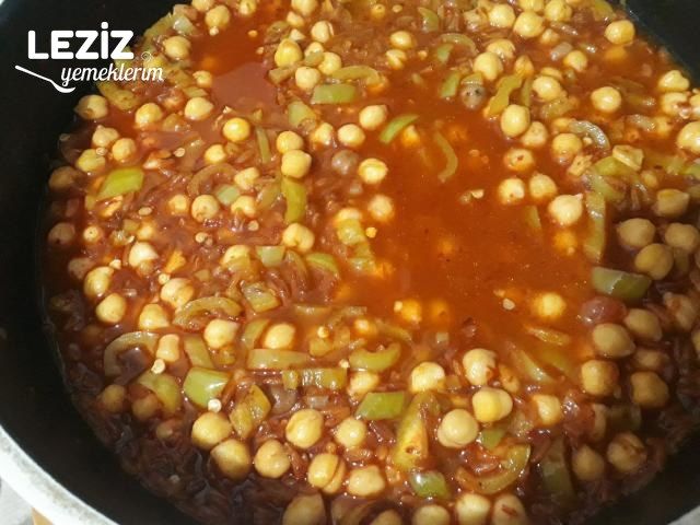 Tavuk Suyuna Nohutlu Arpa Şehriye Pilavı