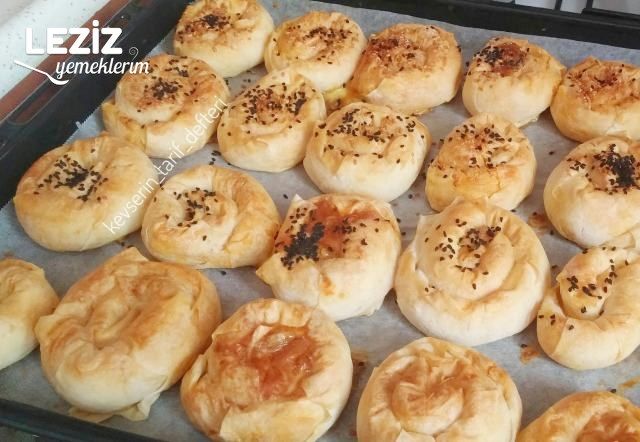 El Açması Lezzetinde Patatesli Gül Börek Tarifi