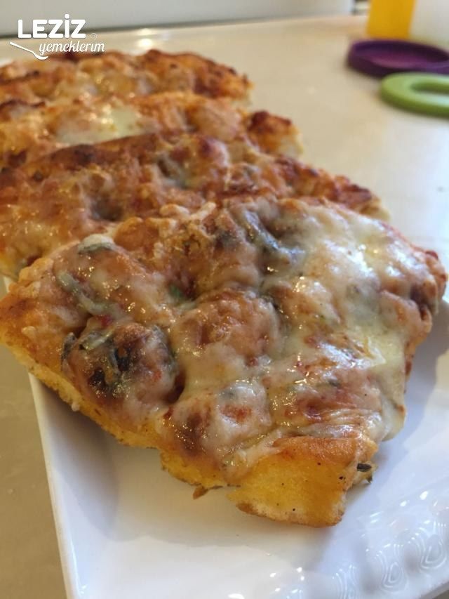 En Kolay Sarmısaklı Ekmek