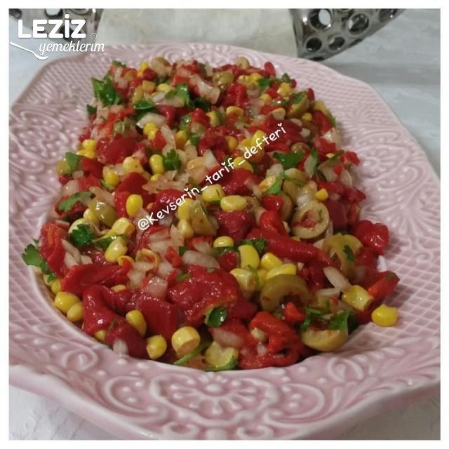 Mısırlı Zeytinli Köz Biber Salatası