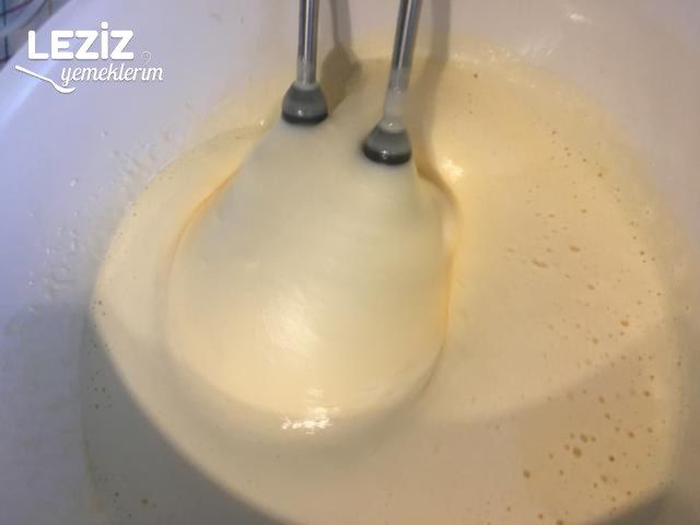 Portakal Aromalı Islak Kek