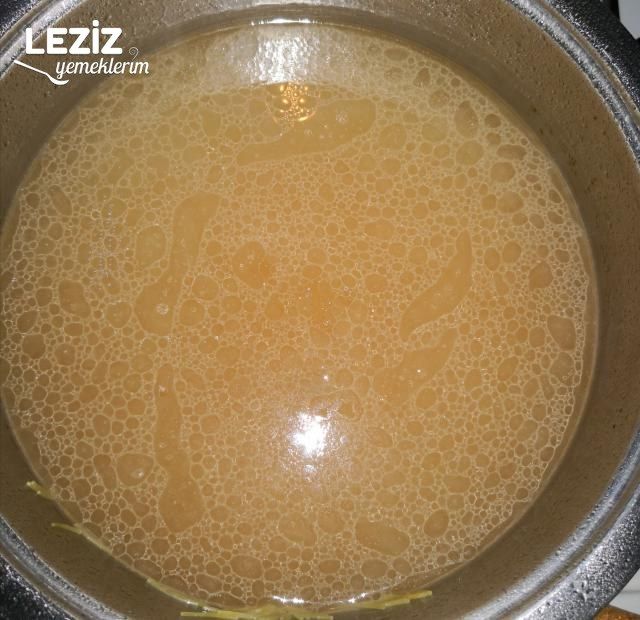 Lezzetli Terbiyeli Şehriye Çorbası