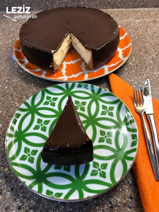 Çikolata Soslu Cheesecake