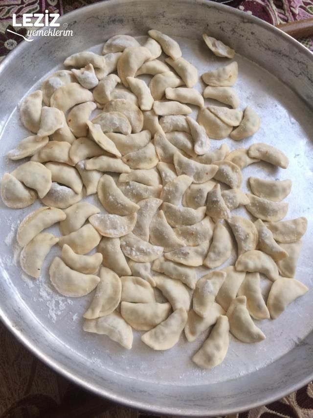 Ev Yapımı Mantı Hamuru Nasıl Yapılır