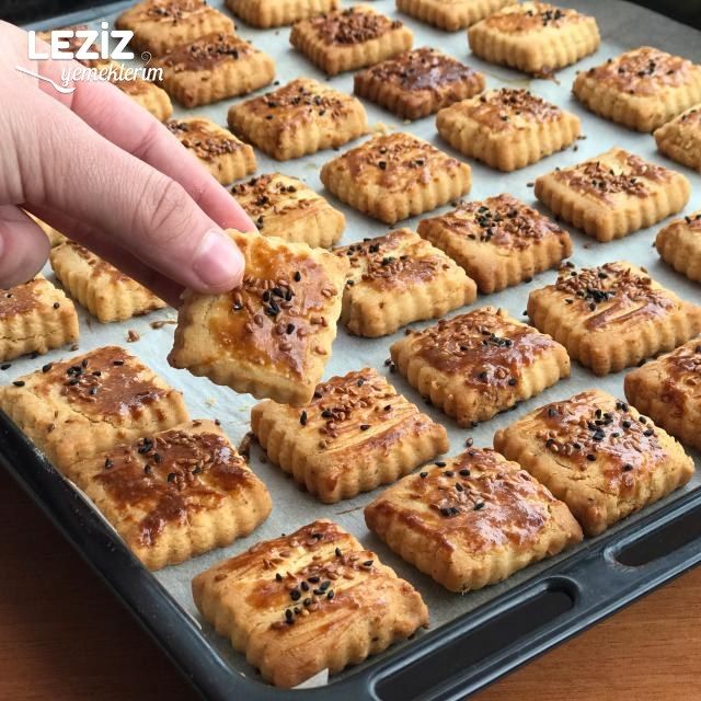 Bayatlamayan Tuzlu Kurabiye Nasıl Yapılır