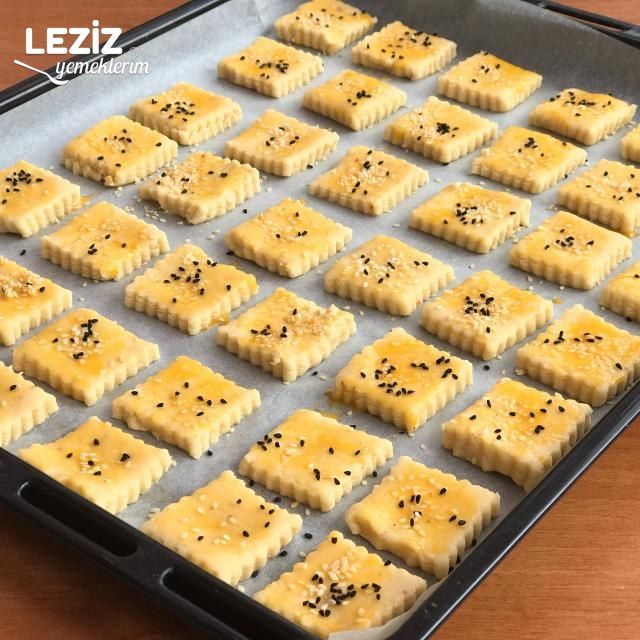 Bayatlamayan Tuzlu Kurabiye Nasıl Yapılır